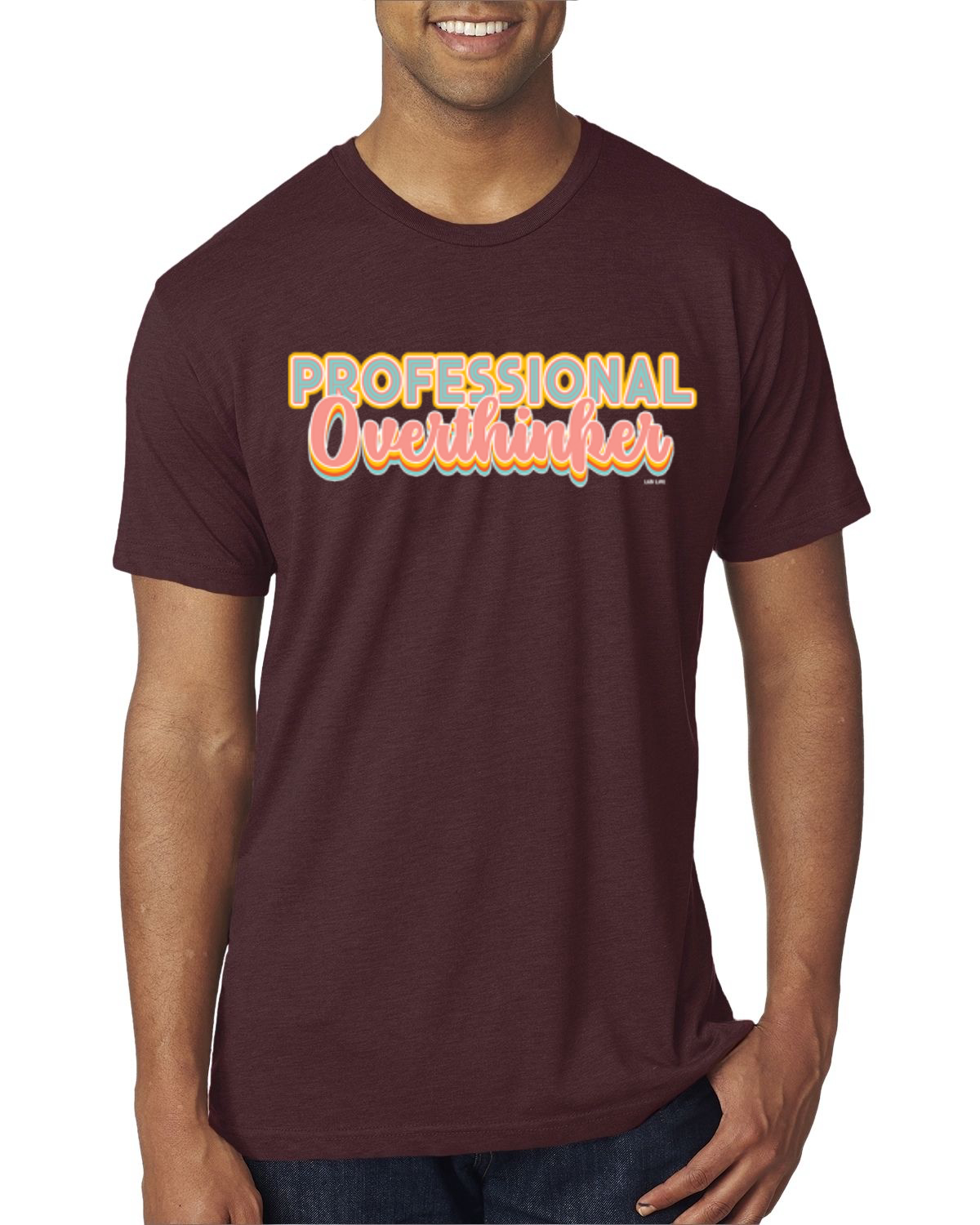 Camiseta profesional Over Thinker azul rosa amarillo letras geniales para hombre premium - Imagen 12 de 16