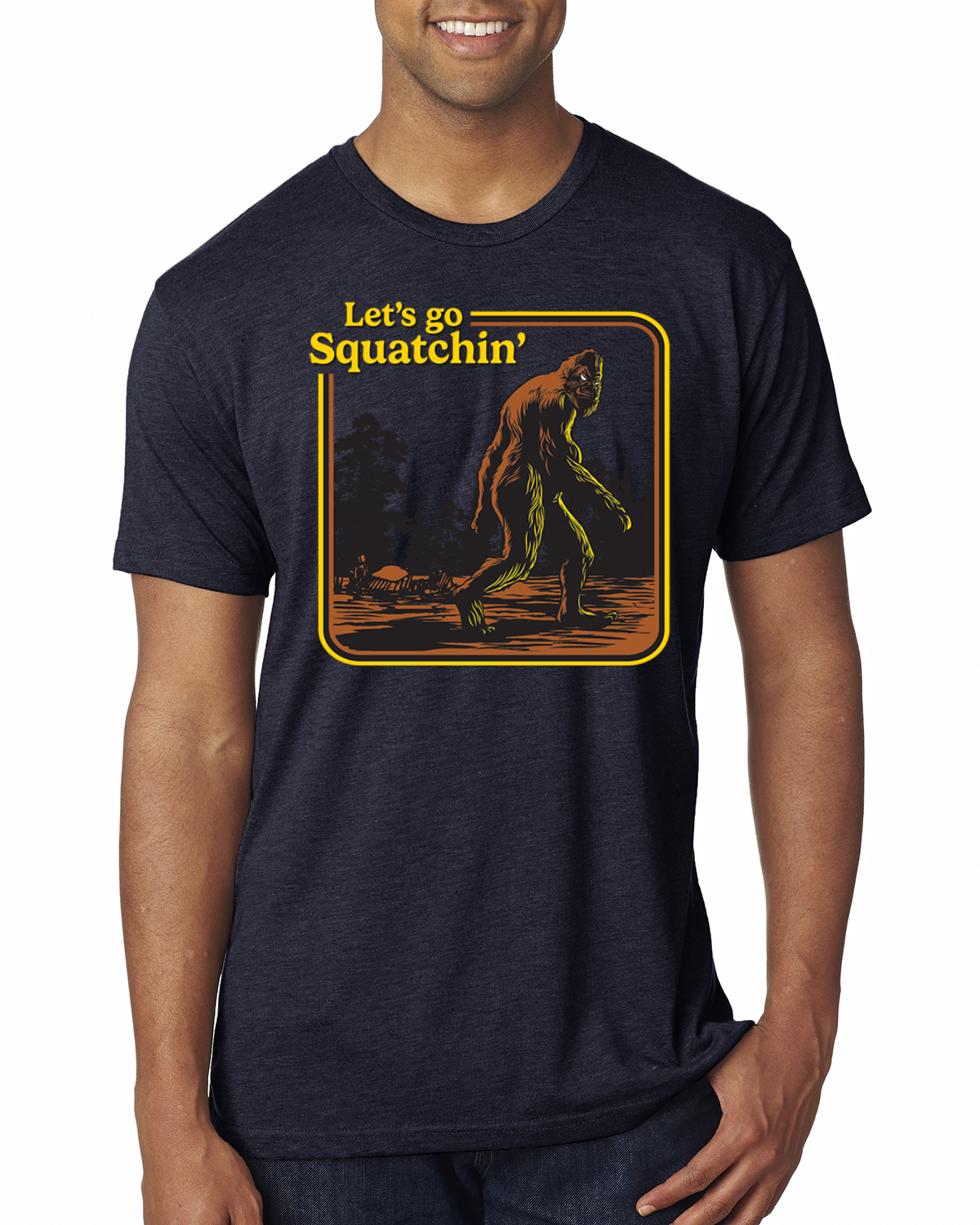 Camiseta Let's Go Squatchin Bigfoot Hombre Premium Tri Blend - Imagen 8 de 17