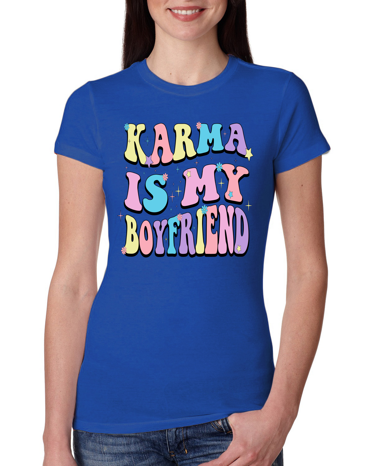Camiseta Karma Is My Boyfriend Groovy Letters Cultura Pop para Mujer Calce Ajustado Junior - Imagen 6 de 8