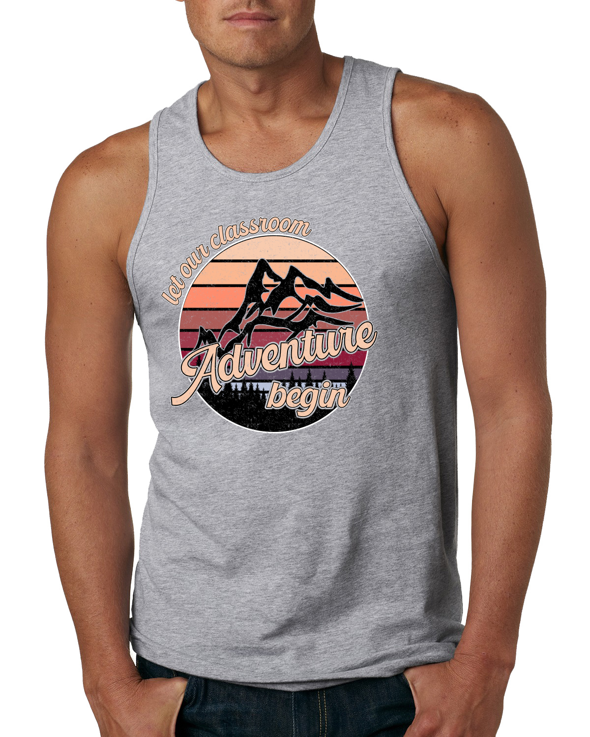 Camiseta sin mangas Let Our Classroom Adventure Begin colores más oscuros para hombre - Imagen 4 de 7