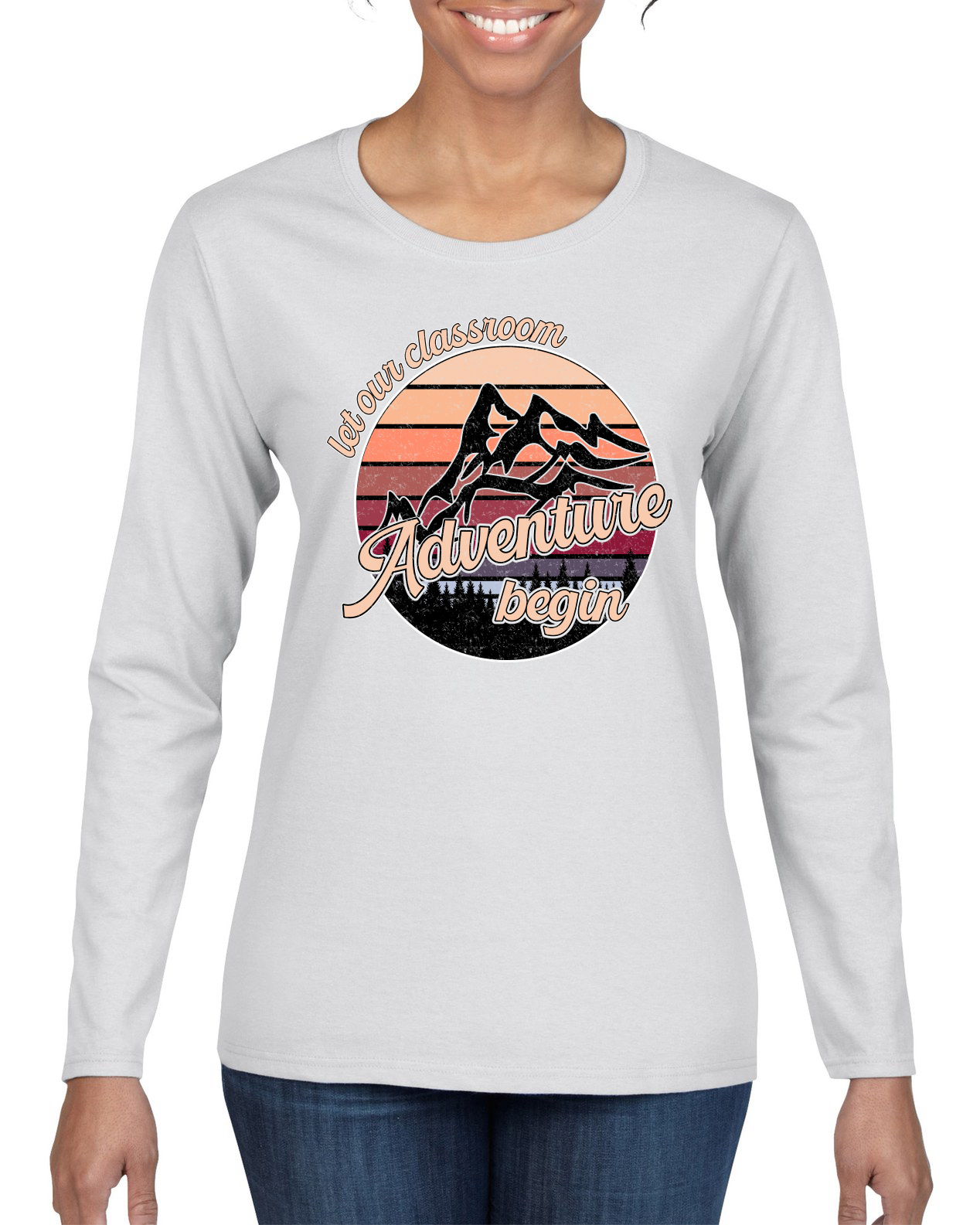 Let Our Classroom Adventure Begin dunklere Farben Damen Grafik Langarm T-Shirt - Bild 7 von 7