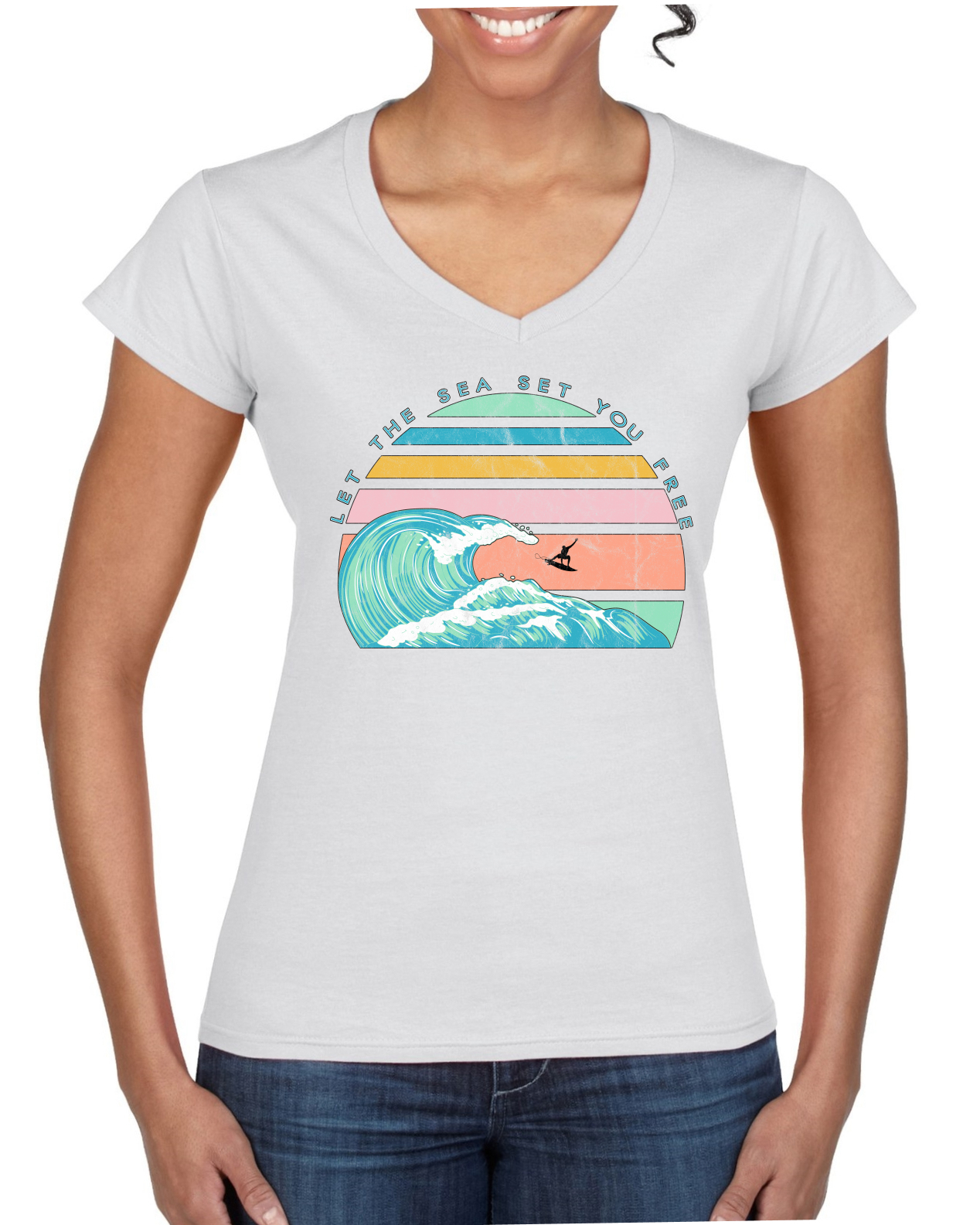 Camiseta Retro Let The Sea Set You Free Outdoor Mujer Estándar Cuello en V - Imagen 7 de 7