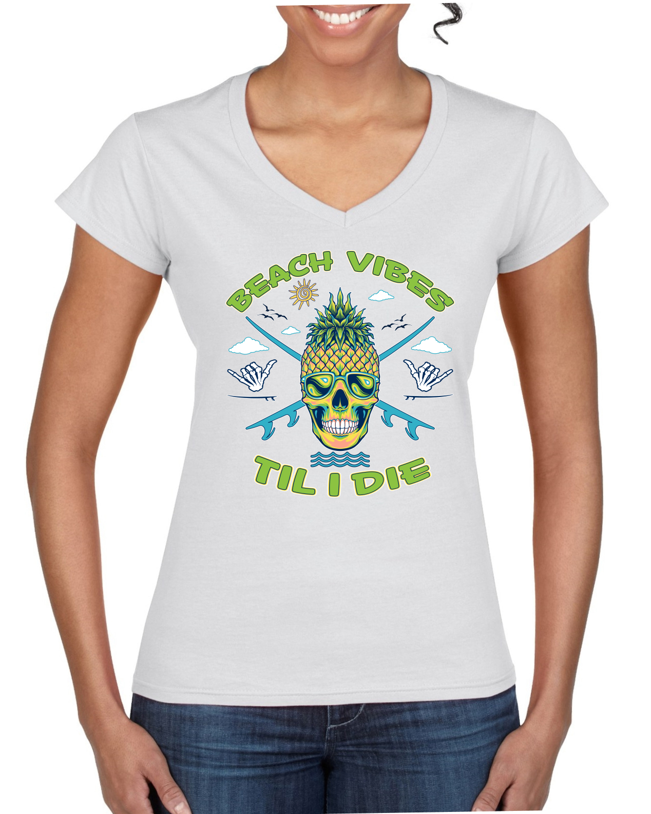 Camiseta estándar cuello en V para mujer Beach Vibes Till Die exterior - Imagen 7 de 7